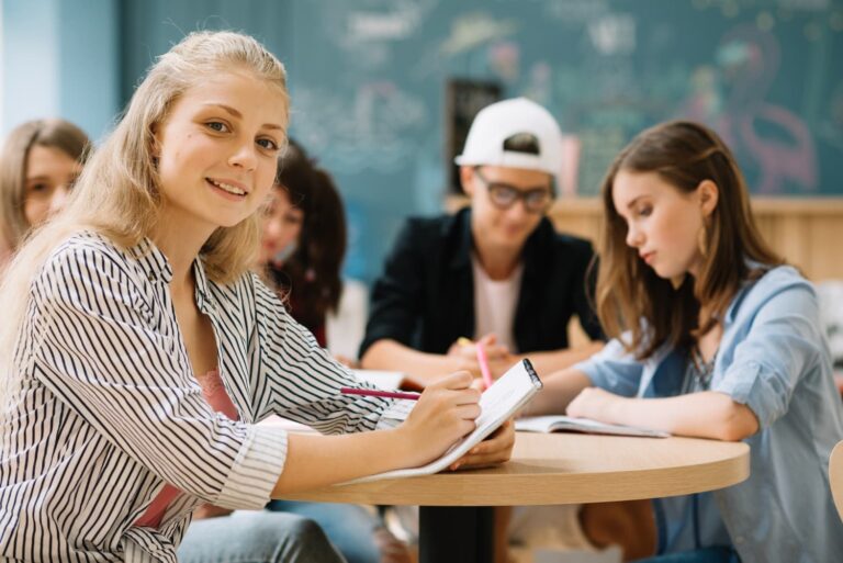 À la découverte de Diplomeo : votre partenaire pour une orientation réussie